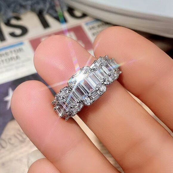 NEW 18k White Gold Diamond Ring Emerald Cut Ring Band - Picture 3 of 7